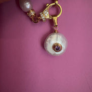 Collana JAIPUR - Perle bianche barocche con pendente perla piatta