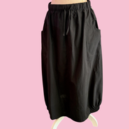 Gonna lunga CHANELLINA in lino nero con passamaneria