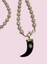 Collana lunga -TALISMANI con PERLE coltivate - chiusura gioiello  - cm 90 - con charm Corno smaltato