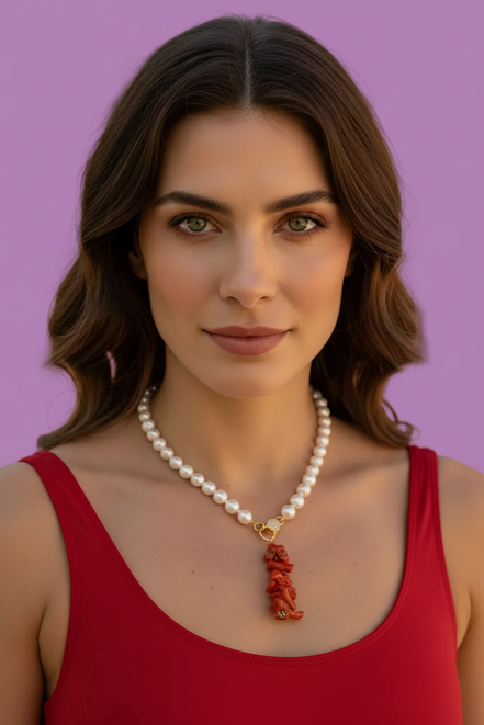 Collezione Mediterranea - Collana perle coltivate con charm corallo rosso naturale