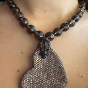 Collana di topazio fumè pendente cuore con pave di zirconi
