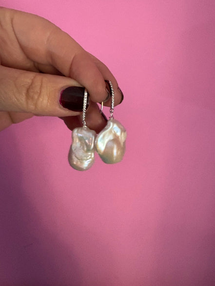 Orecchini argento 925 rodio con perle grandissime barocche
