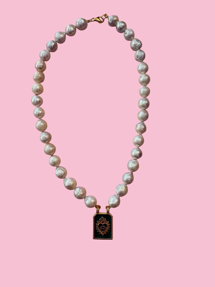 Collana MADEMOISELLE  perle coltivate mm 10 con charm verde