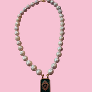 Collana MADEMOISELLE  perle coltivate mm 10 con charm verde