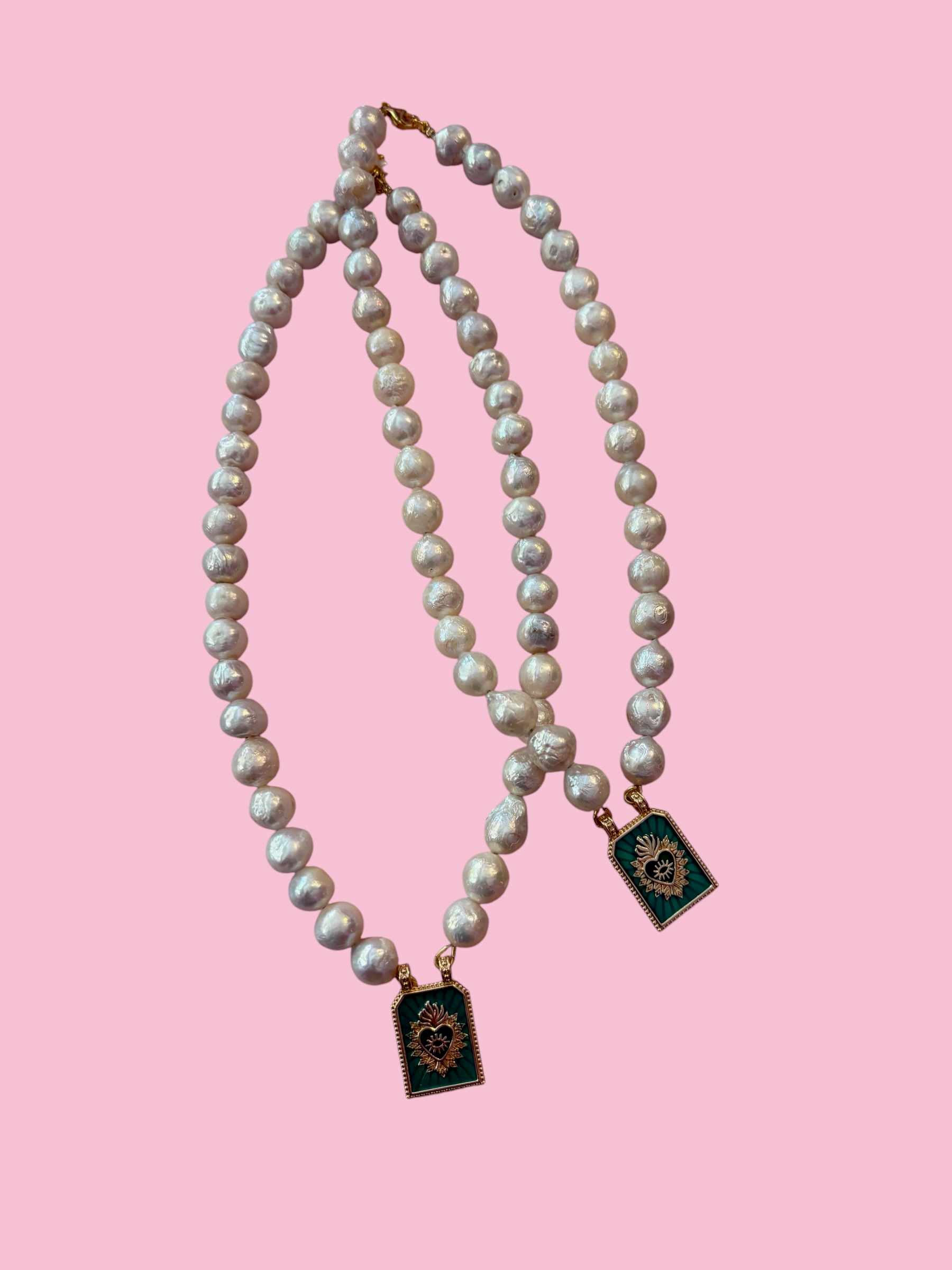 Collana MADEMOISELLE  perle coltivate mm 10 con charm verde