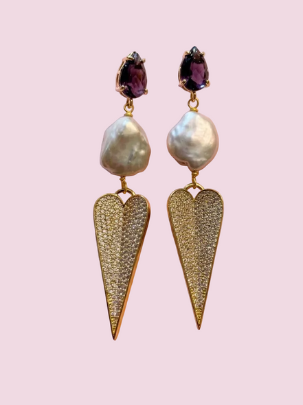 Orecchini  -CUORE allungato con  perle con cristalli burgundy