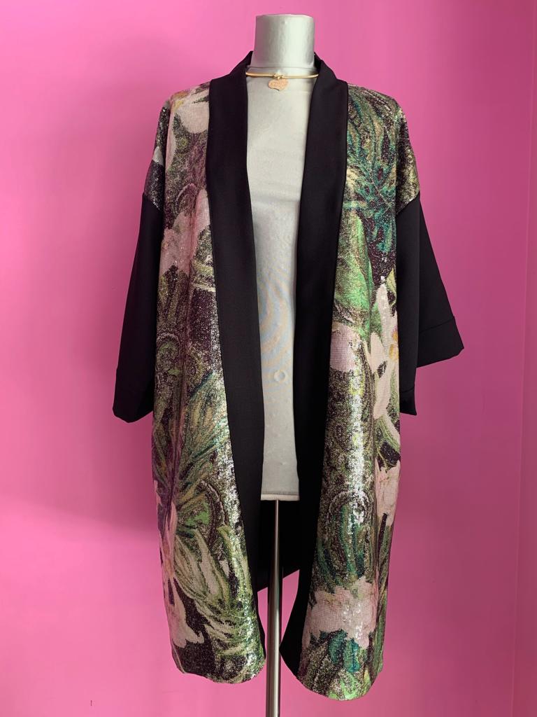 Mishima - Kimono (foderato in raso) in foulé 100% lana con pannello di paillettes floreali sul davanti