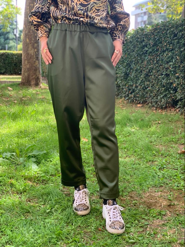William Shakespeare - Pantaloni con tasche in raso verde con tasche ed elastico in vita