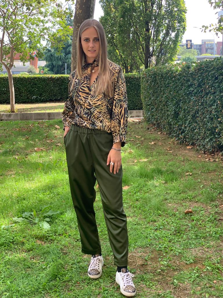 William Shakespeare - Pantaloni con tasche in raso verde con tasche ed elastico in vita