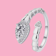 Anello Snake in Argento 925 e Moissanite Taglio Pera (1ct) regolabile