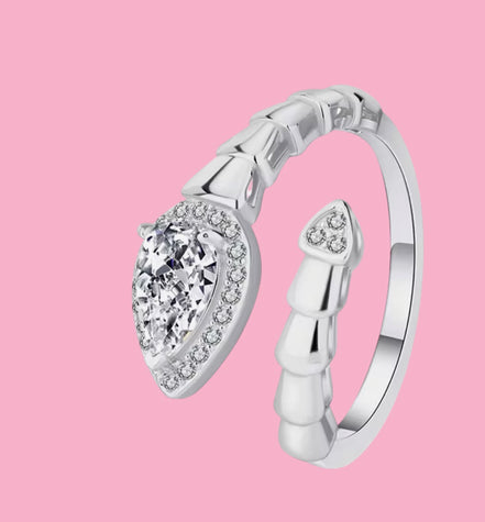 Anello Snake in Argento 925 e Moissanite Taglio Pera (1ct) regolabile