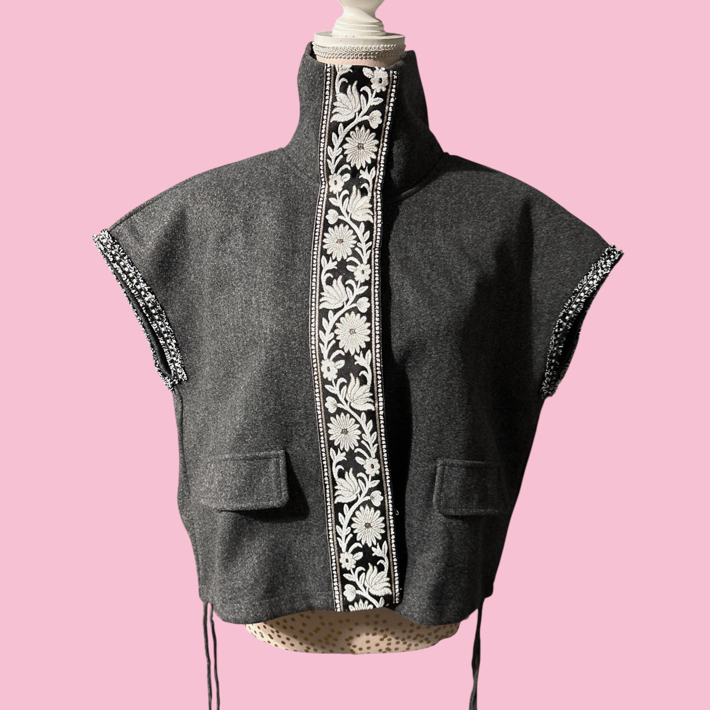 Felpa Gilet  Flowers grigio  con passamaneria Couture