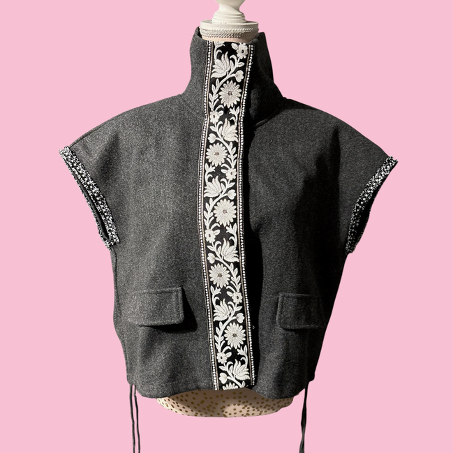 Felpa Gilet  Flowers grigio  con passamaneria Couture