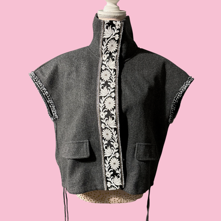 Felpa Gilet  Flowers grigio  con passamaneria Couture