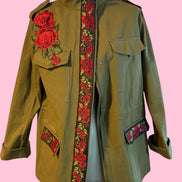 Flower jacket - verde militare 100% cotone con passamaneria Couture rose rosse