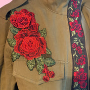 Flower jacket - verde militare 100% cotone con passamaneria Couture rose rosse