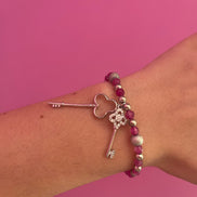 NODINI - Bracciale con giada fucsia e chiavi