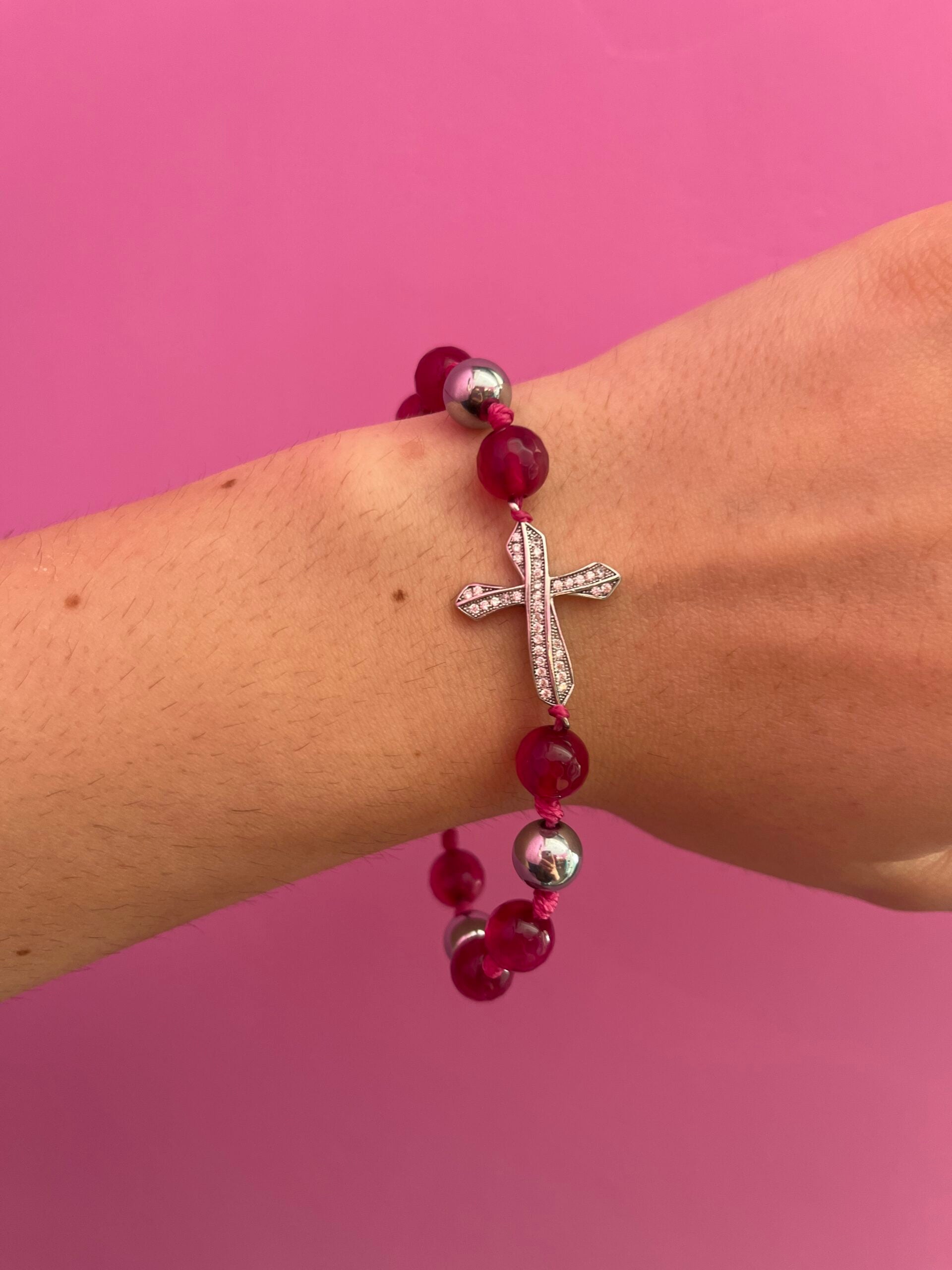 NODINI - Bracciale con giada fucsia e croce