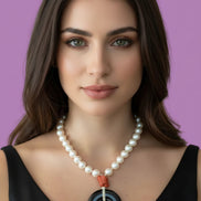 Collezione mediterranea - Collana perle coltivate, corallo rosso e pendente onice