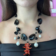 Collezione mediterranea - Collana onice, perle coltivate barocche e corallo rosso