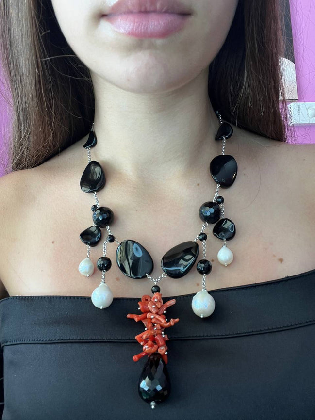 Collezione mediterranea - Collana onice, perle coltivate barocche e corallo rosso