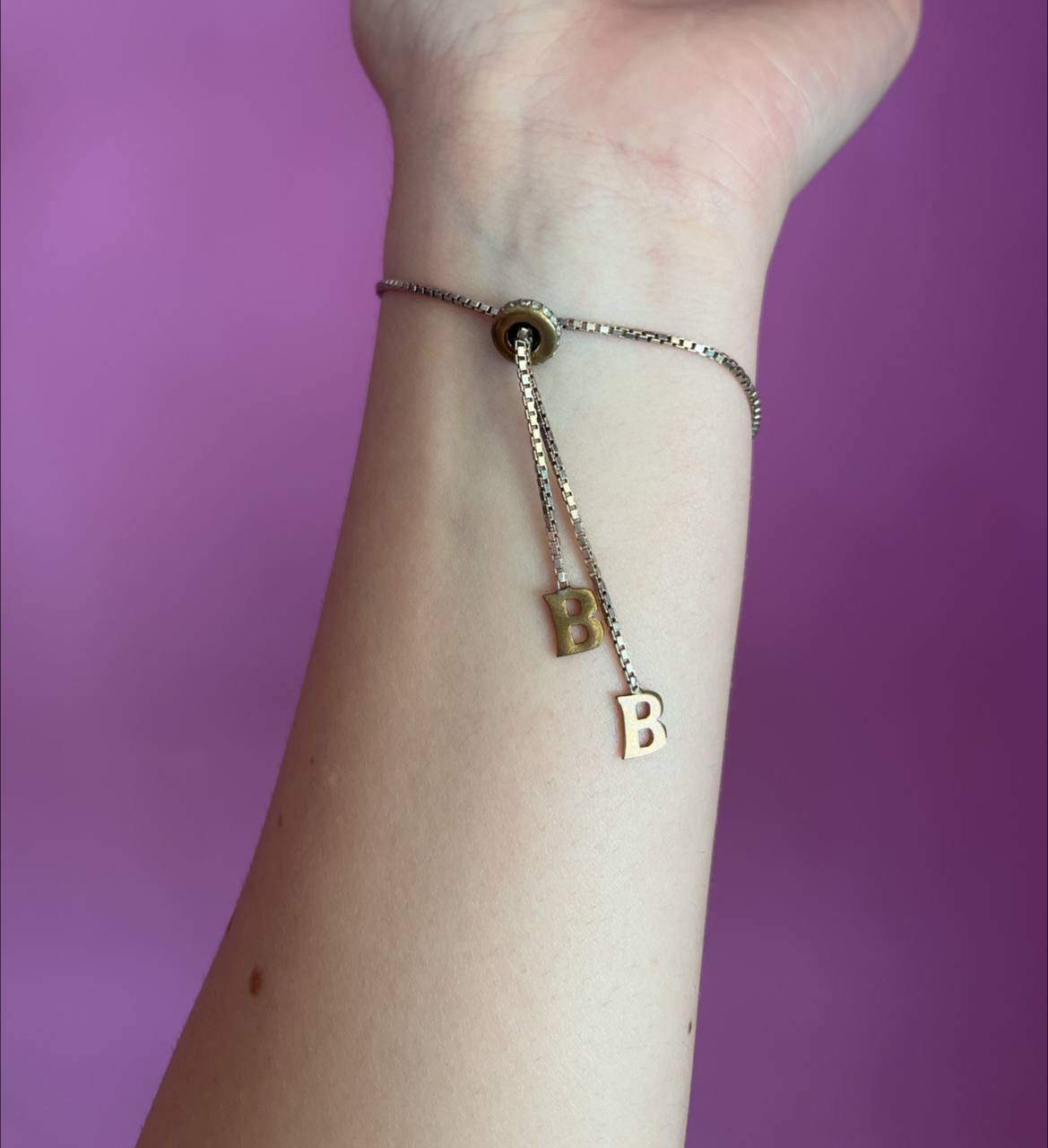 Bracciale con iniziale B