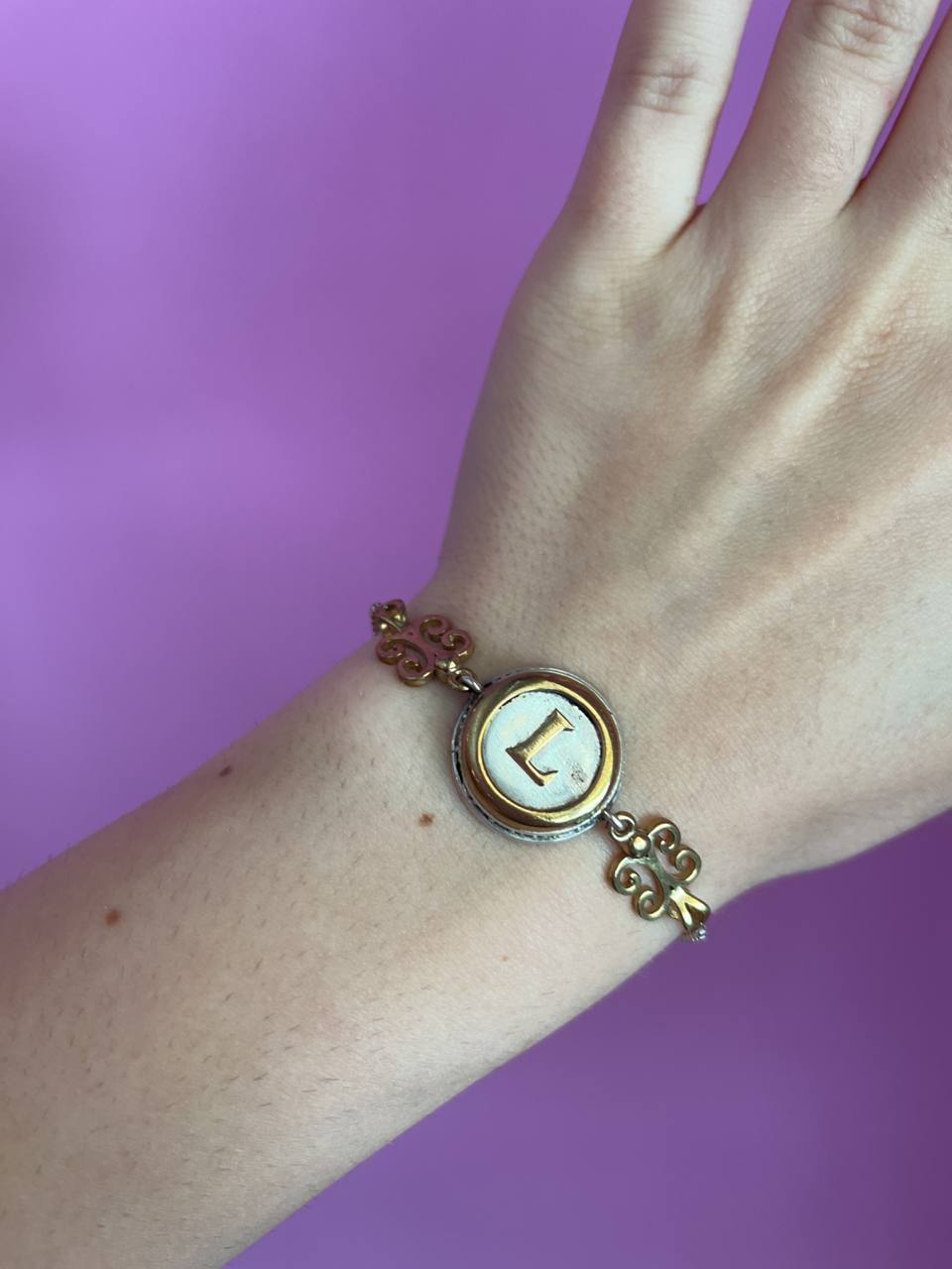 Bracciale con iniziale L