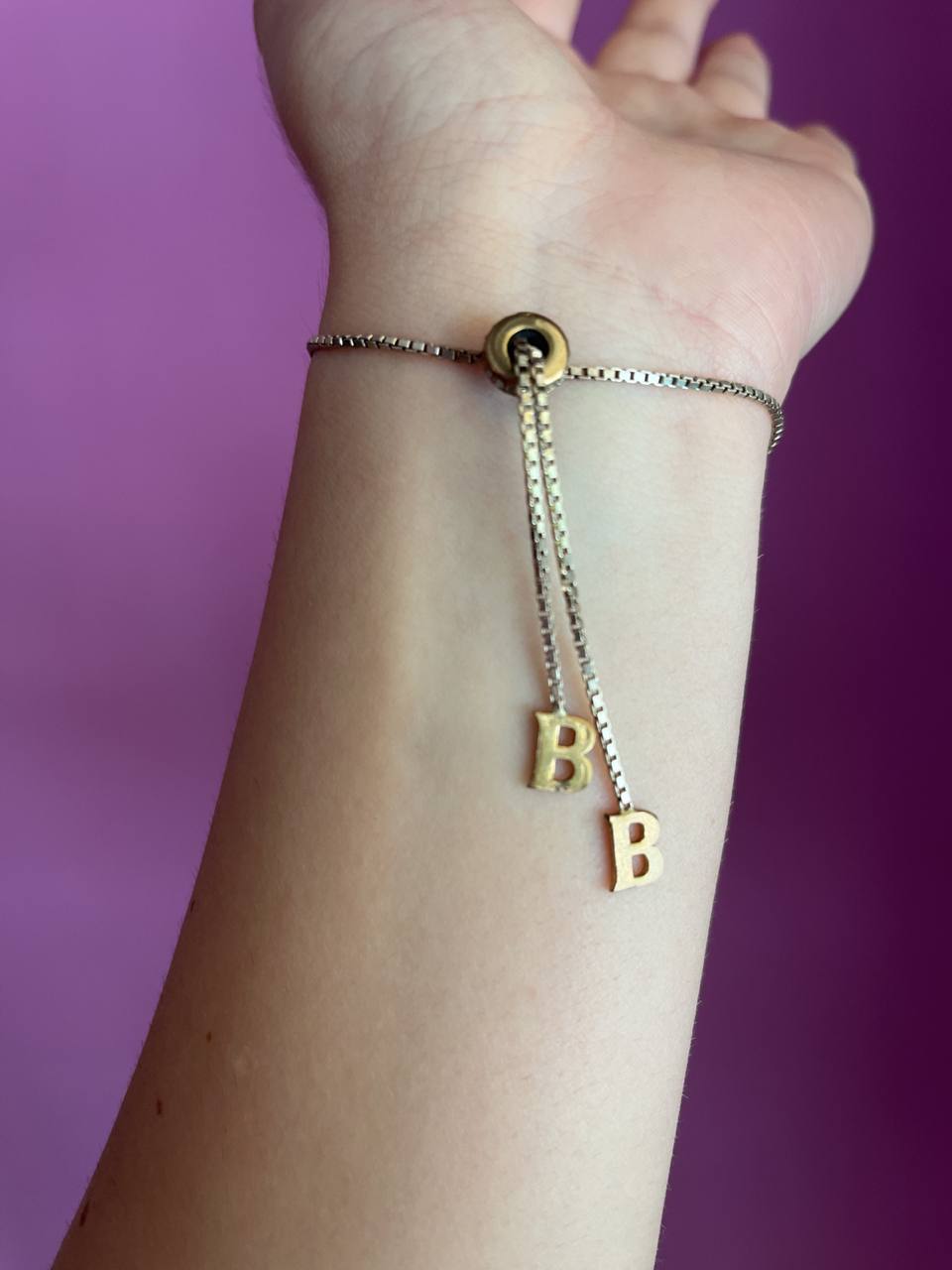 Bracciale con iniziale B