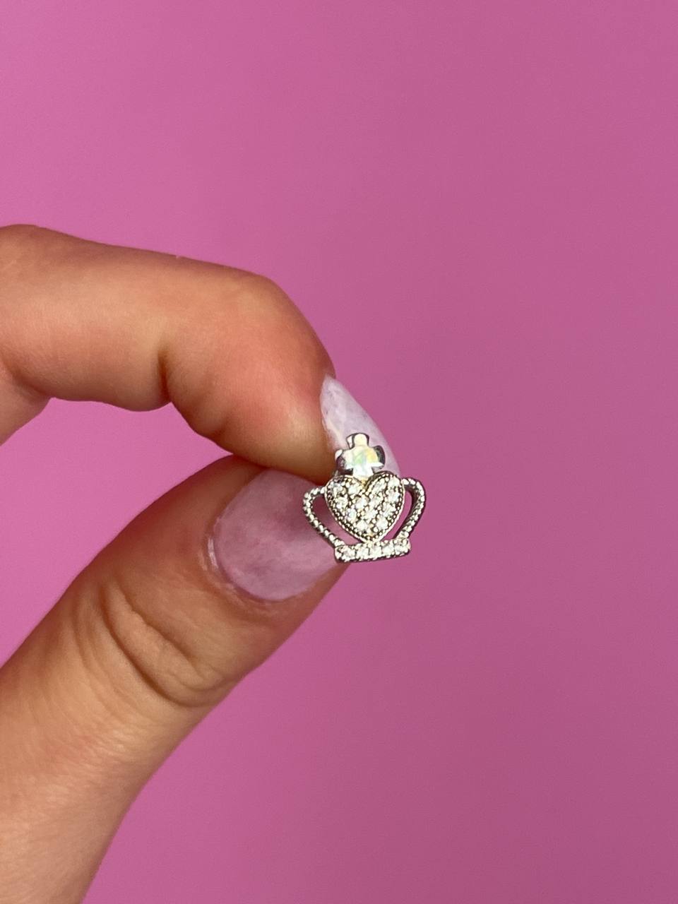 Monorecchino cuore sacro in argento 925 rodio