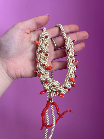 Collezione Intreccio - MEDITERRANEA cordone di seta con corallo rosso