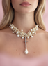 Collana / Choker Collezione Intreccio in Seta Écru con Perle Barocche e Pendente Croce in Argento 925 e Zirconi