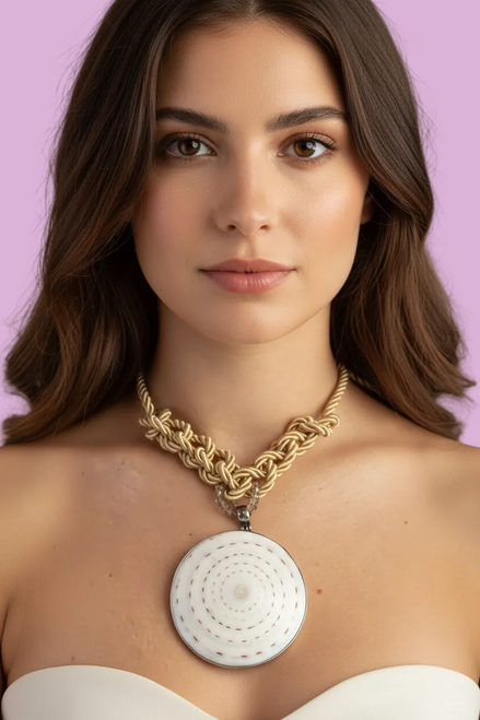 Collezione Intreccio - chocker cordone di seta con pendente conchiglia