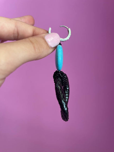 Orecchini pitone naturale nero e pasta di turchese