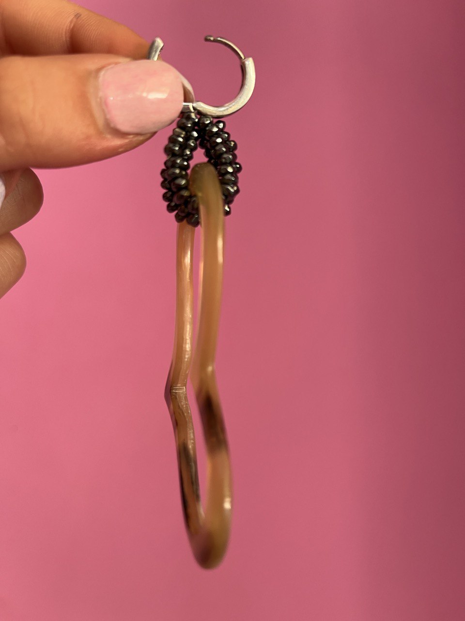 Orecchini con corno a forma di cuore e ematite