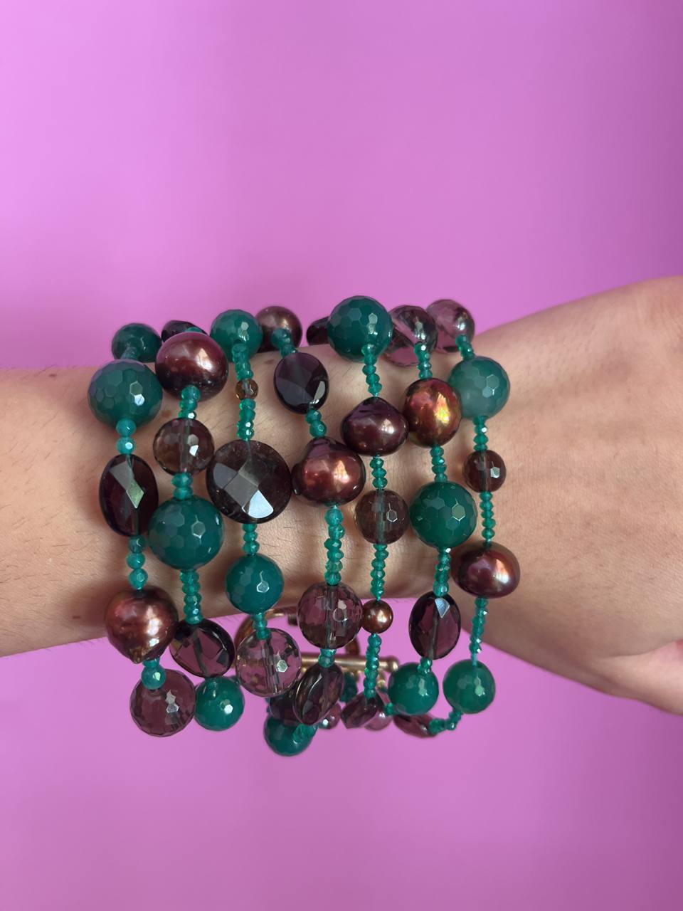 MAGNIFICO  Bracciale multifili - 7 file - agata verde brasiliana e perle brown semiround e barocche