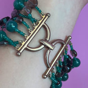 MAGNIFICO  Bracciale multifili - 7 file - agata verde brasiliana e perle brown semiround e barocche