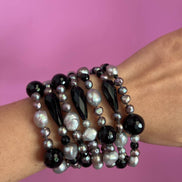 MAGNIFICO Bracciale multifili - 7 file - onice e perle coltivate grigie